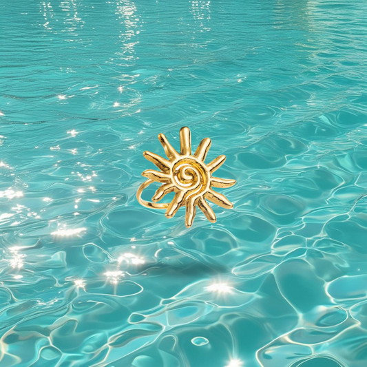 Bague Shemsa Bahari dorée réglable en forme de soleil, bijou style bohème pour femme.